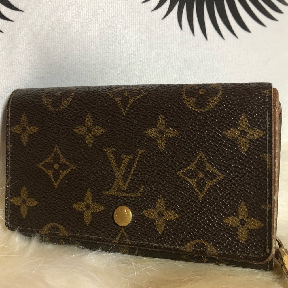 ⭕️SALE⭕️ Auth LV Porte Monnaie Billets Tresor